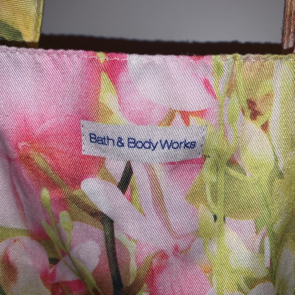 Bath and Body Works Floral Tote - Picture 3 of 3
